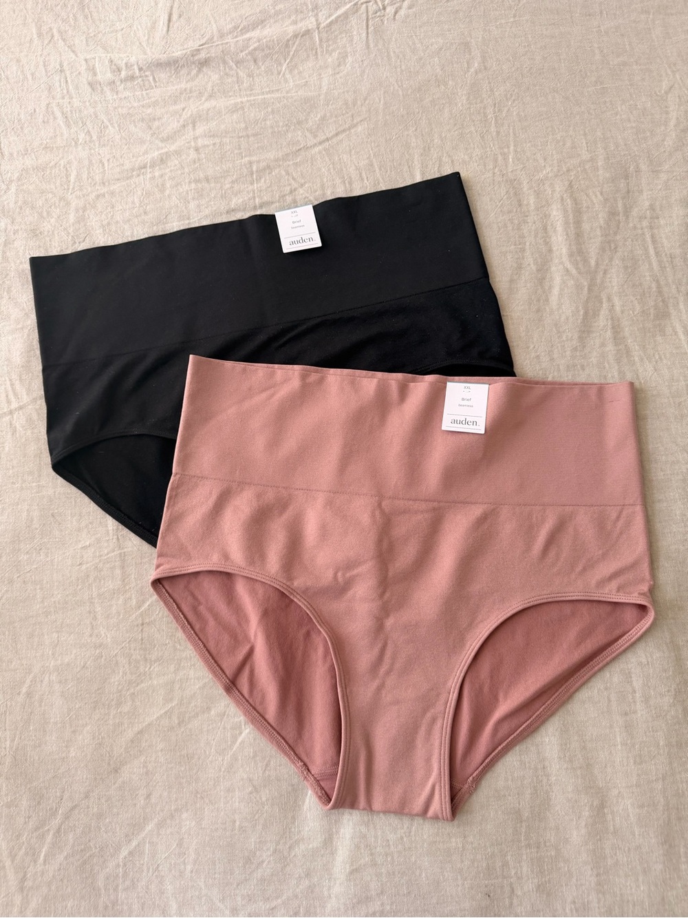 2 NEW Woman’s Seamless Briefs
